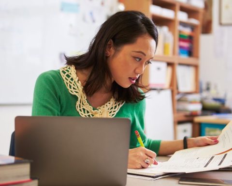 Community Education Professionals Settle Pay Negotiations